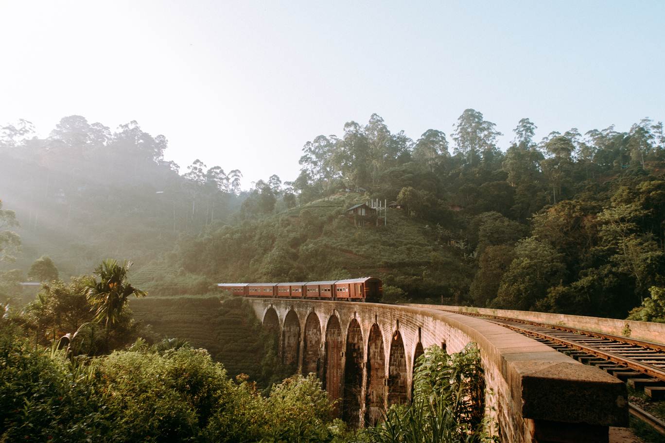 sri lanka train travels