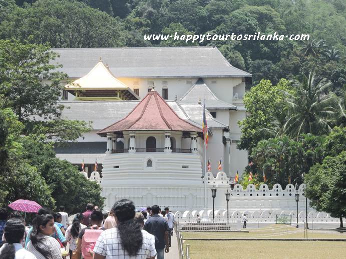 travel guide to kandy