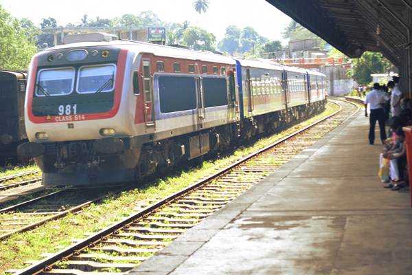 train journeys in sri lanka