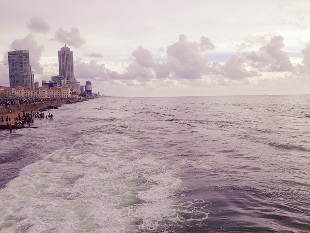 beaches near colombo